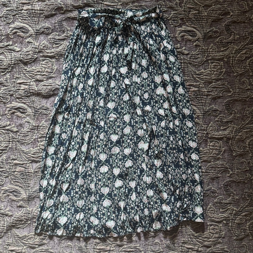 American Eagle Black Floral Midi Skirt